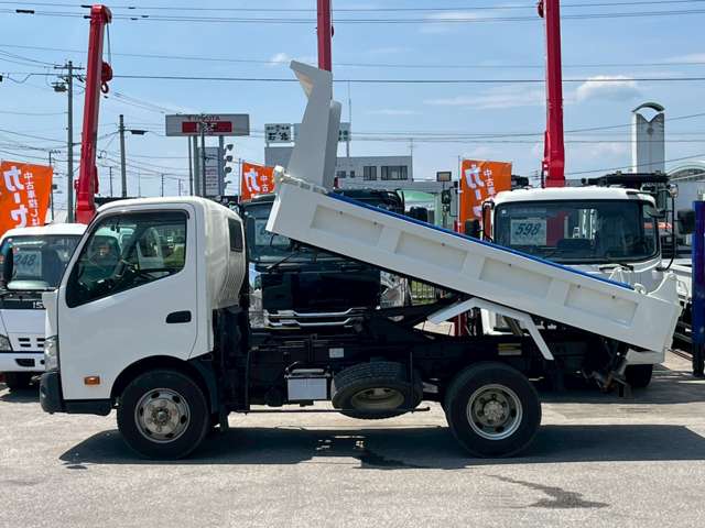 Hino Dutro 11