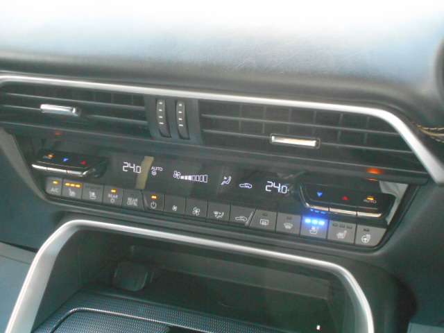 Mazda CX-80 10