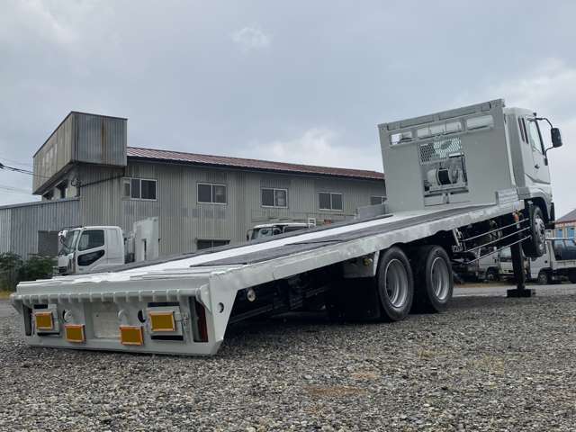 Mitsubishi Fuso Super Great 2