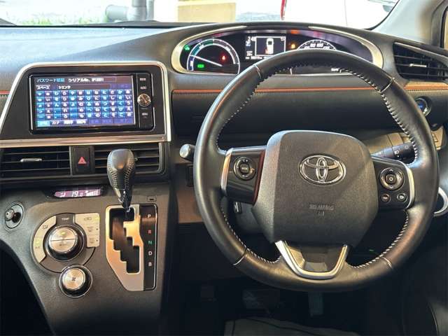 Toyota Sienta 2