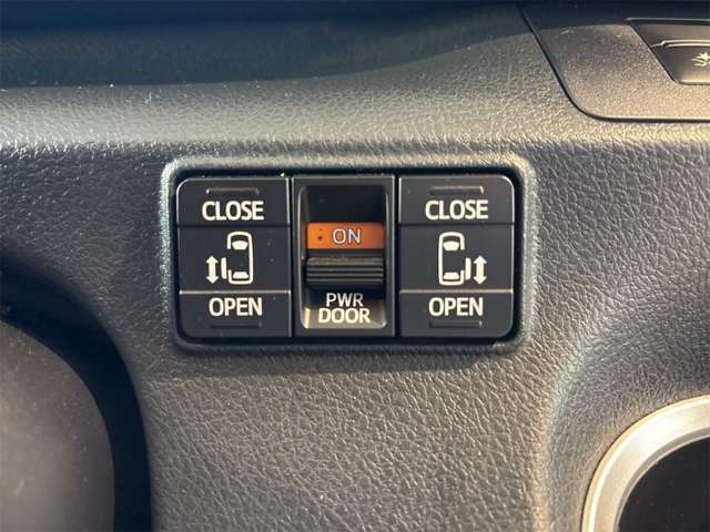 Toyota Sienta 3