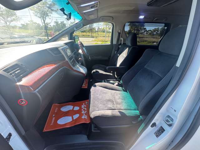 Toyota Vellfire 12