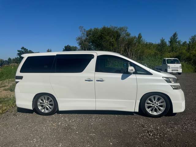 Toyota Vellfire 4