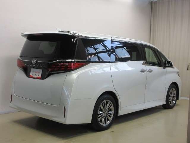 Toyota Alphard 5
