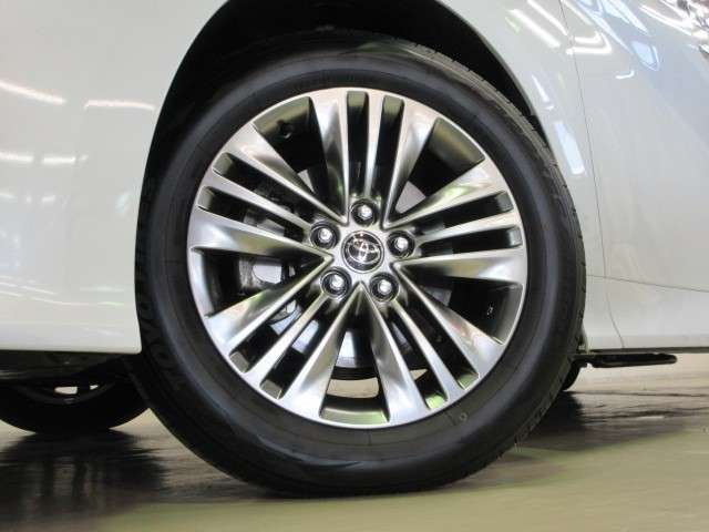 Toyota Alphard 8