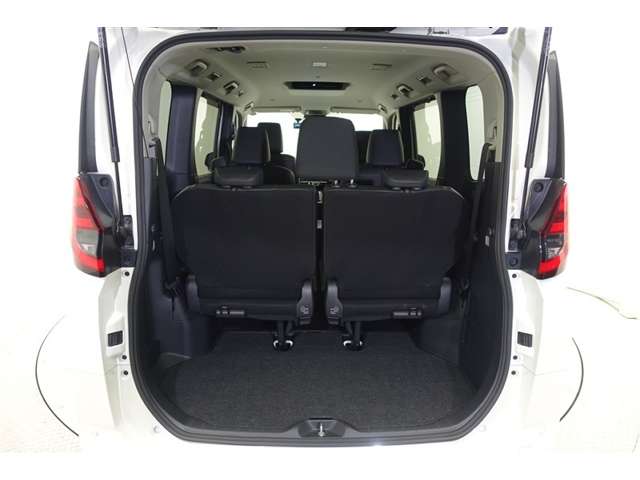 Toyota Noah 8