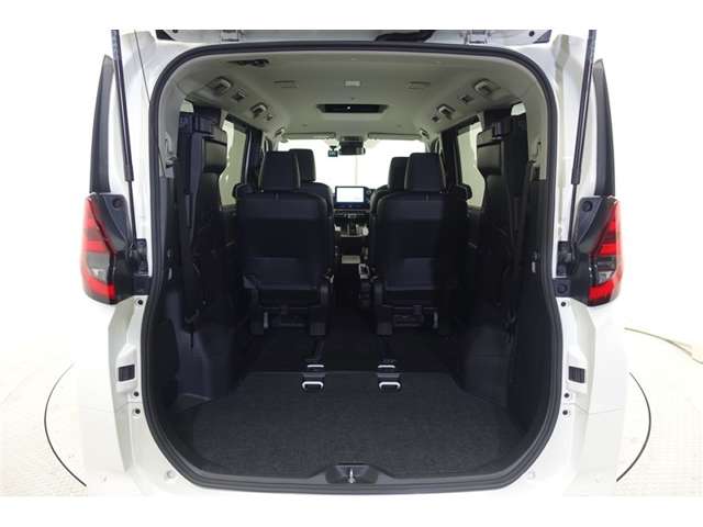 Toyota Noah 9