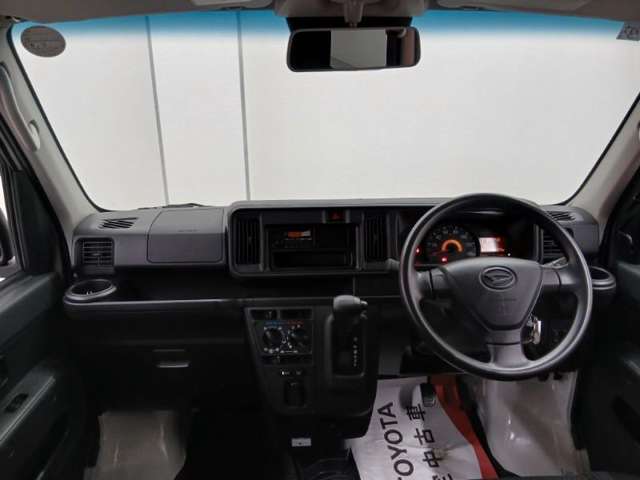 Daihatsu Hijet Cargo 12