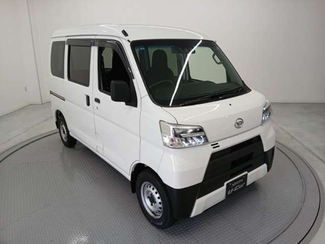 Daihatsu Hijet Cargo 3