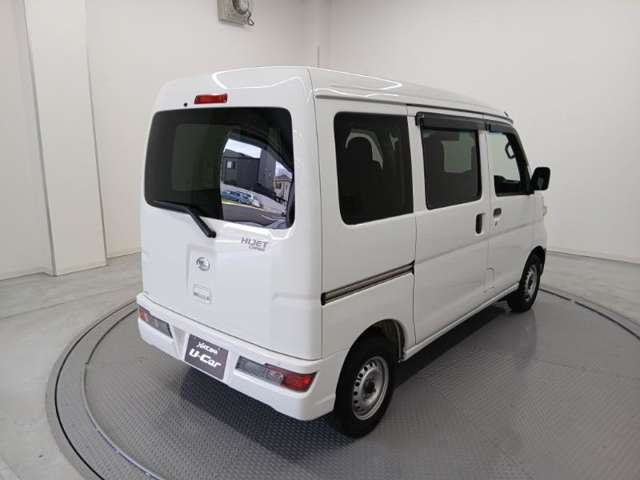 Daihatsu Hijet Cargo 5