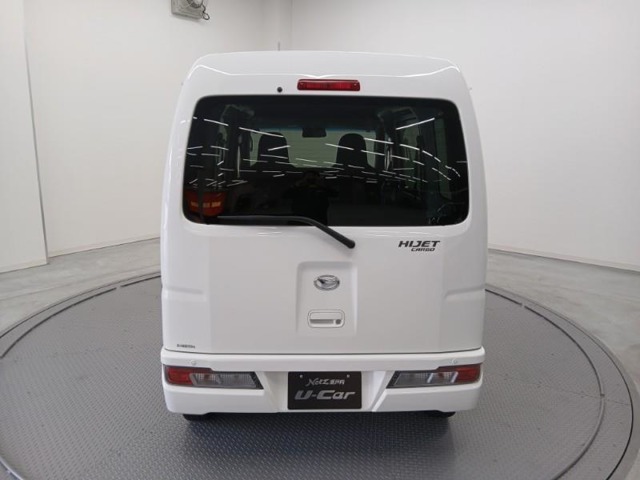 Daihatsu Hijet Cargo 6