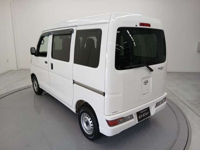 Daihatsu Hijet Cargo 7