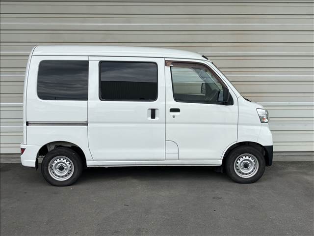 Daihatsu Hijet Cargo 4