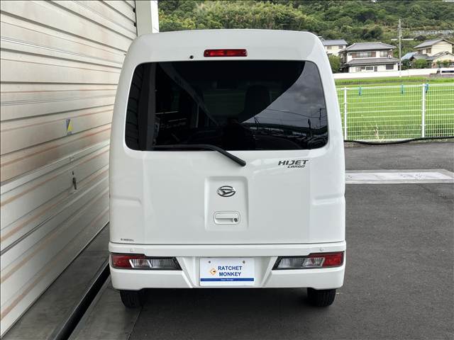 Daihatsu Hijet Cargo 6