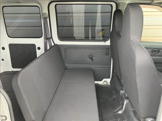 Daihatsu Hijet Cargo 9