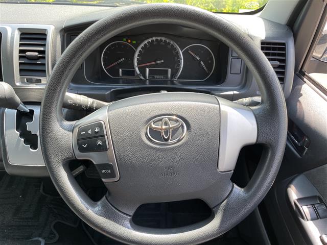 Toyota Hiace 5