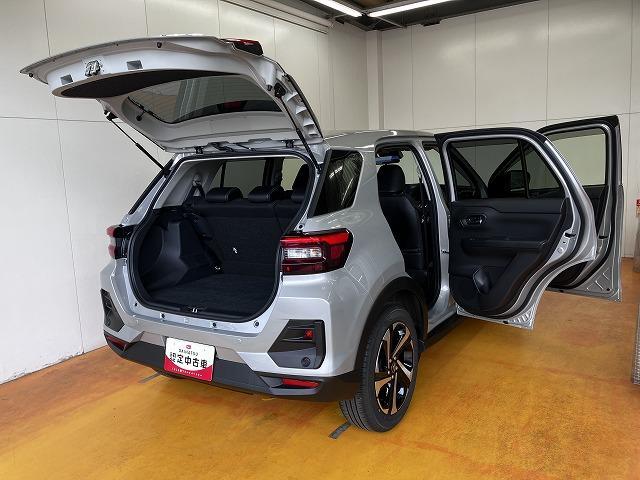 Daihatsu Rocky 9