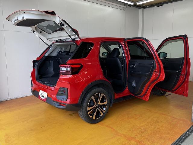 Daihatsu Rocky 9