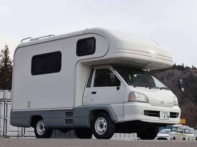 Toyota Light Ace Truck 2