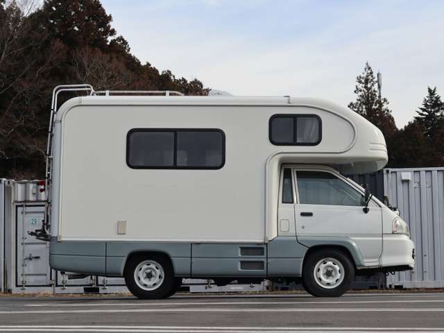 Toyota Light Ace Truck 8