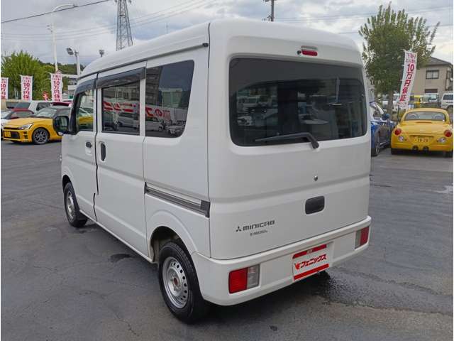 Mitsubishi Minicab Van 10