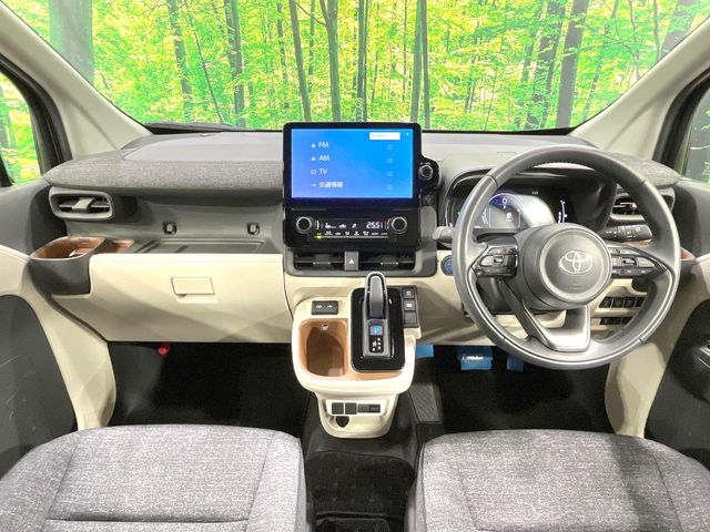 Toyota Sienta 2