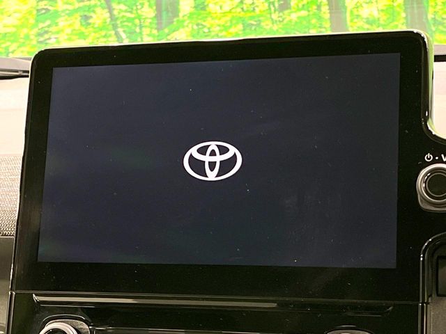 Toyota Sienta 4