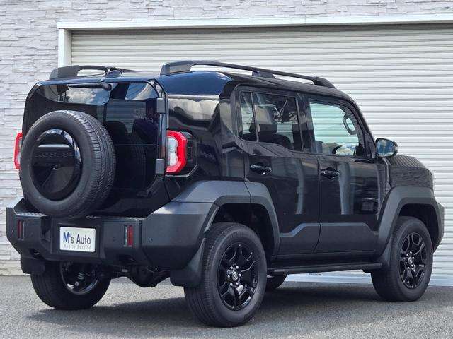 Toyota Land Cruiser FJ 7
