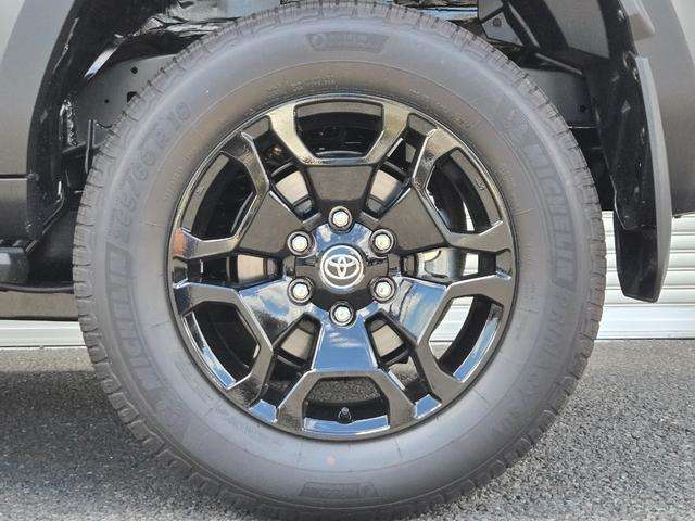 Toyota Land Cruiser FJ 10