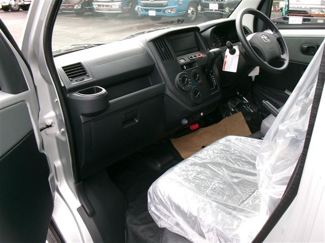Toyota Town Ace Van 12