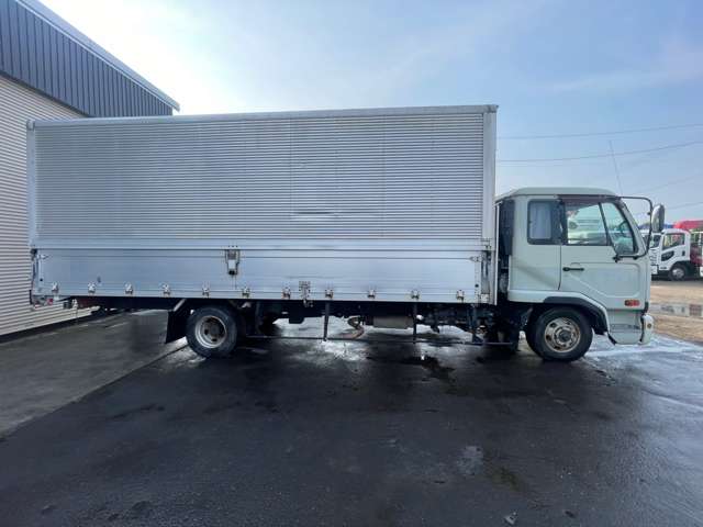 UD Trucks Condor 4
