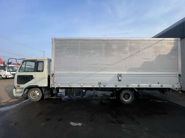 UD Trucks Condor 8