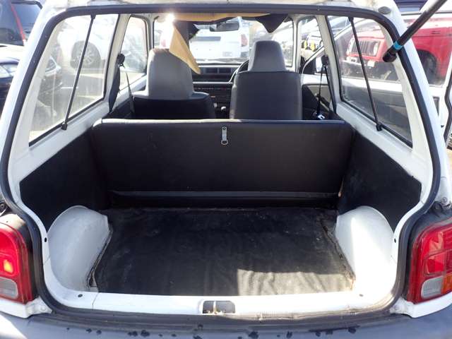 Daihatsu Mira 7