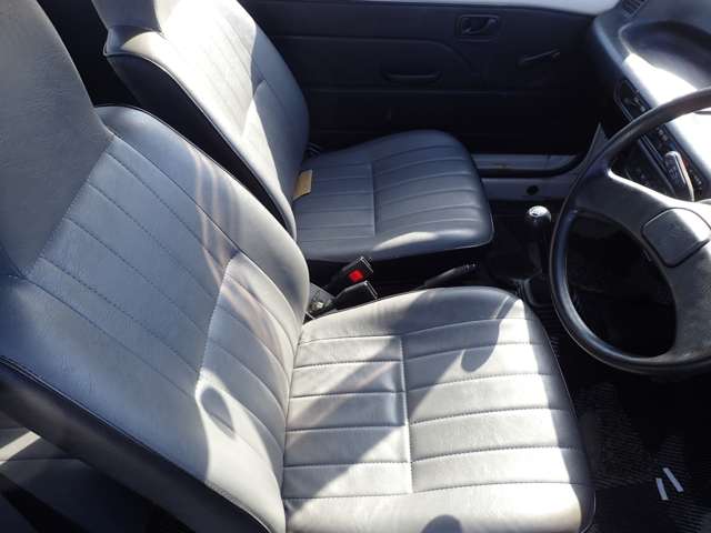 Daihatsu Mira 8