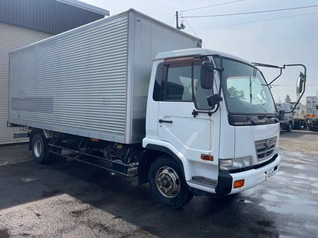 UD Trucks Condor 3