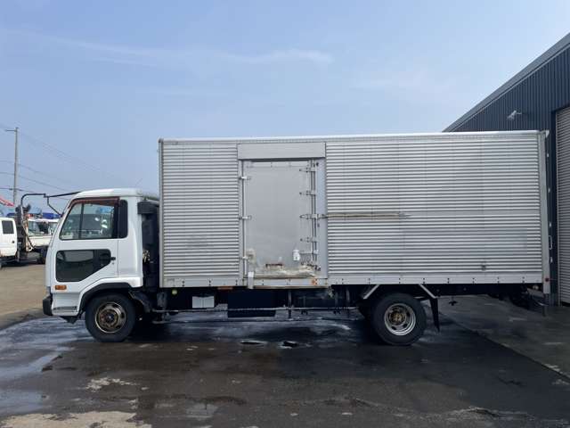 UD Trucks Condor 8