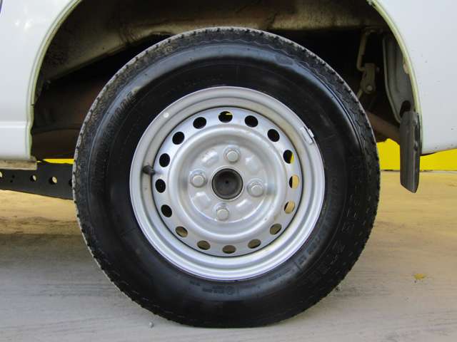 Daihatsu Hijet Cargo 11