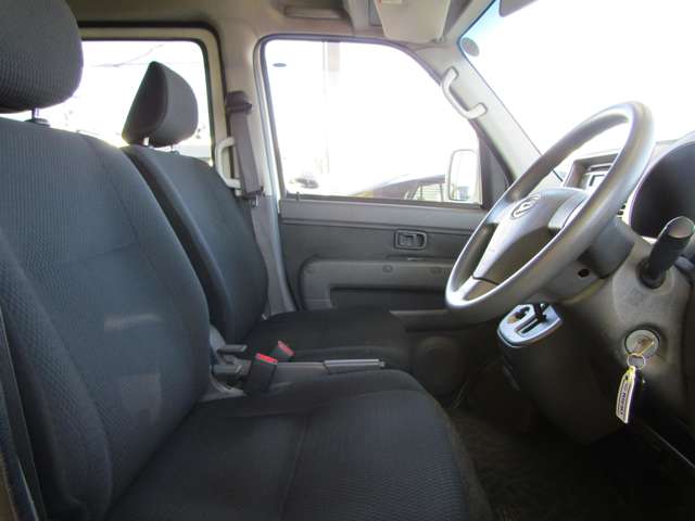 Daihatsu Hijet Cargo 6