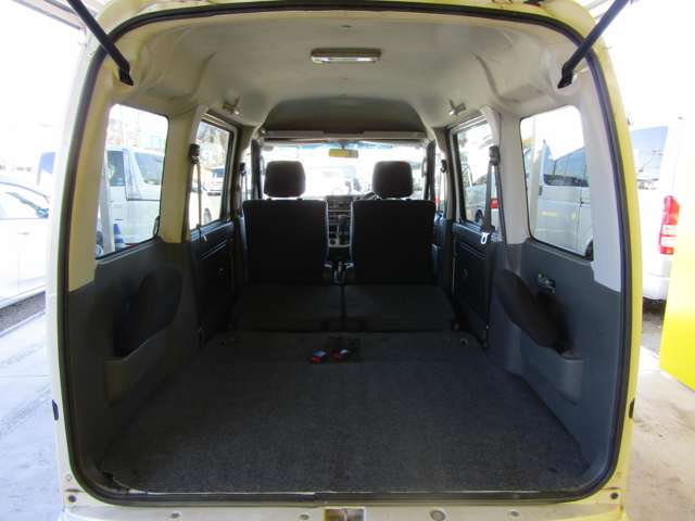 Daihatsu Hijet Cargo 10