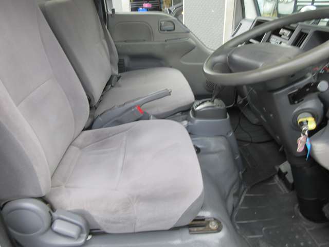 Isuzu Elf 7