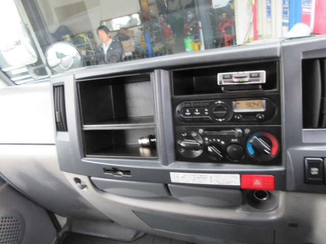Isuzu Elf 9