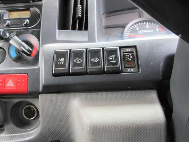 Isuzu Elf 10