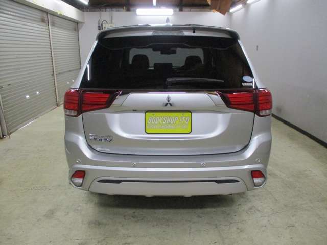 Mitsubishi Outlander PHEV 5