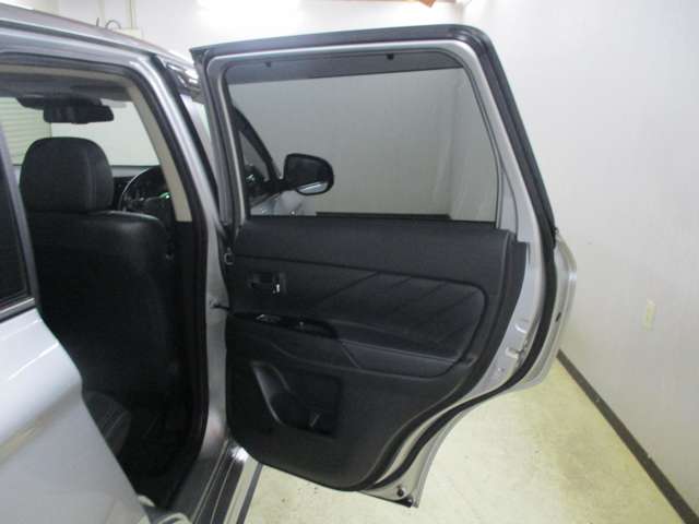 Mitsubishi Outlander PHEV 9