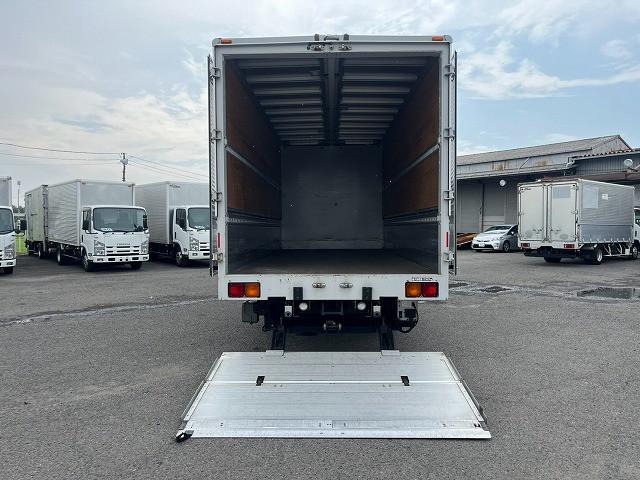 Isuzu Forward 11