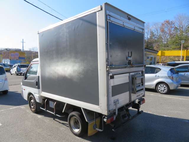 Mazda Bongo Truck 5