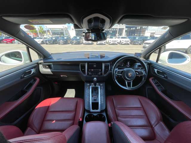 Porsche Macan 5
