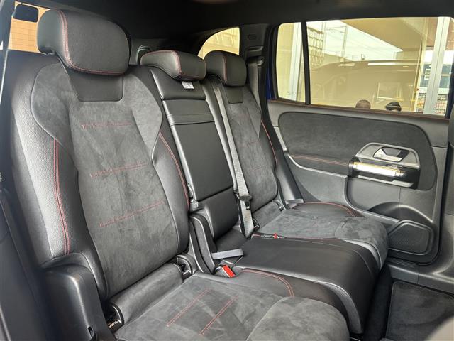 Mercedes-Benz GLB 10