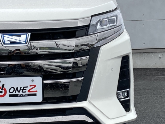 Toyota Noah 8