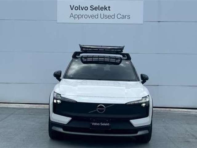 Volvo EX30Cross Country 4